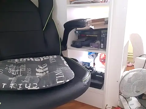 feathersify online show from 10/28/25, 06:56