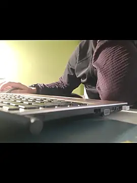 feathersify online show from 12/18/25, 11:47