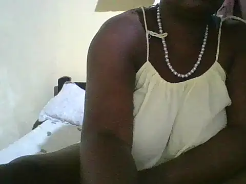 Snapshot of anonymous_wonder45 chatting on 10/24/25, 11:48 anonymous wonder45 online show from 10/24/25, 11:48