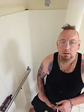 Littledick007007 online show from 09/19/25, 12:47