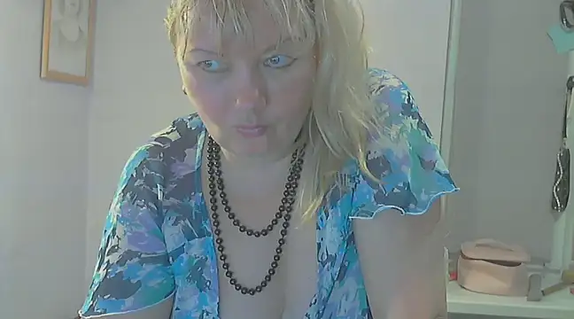 Snapshot of Lusi-777 chatting on 02/21/25, 07:10 Lusi-777 online show from 02/21/25, 07:10