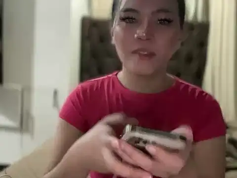 Lilly cruz online show from 05/05/26, 12:19