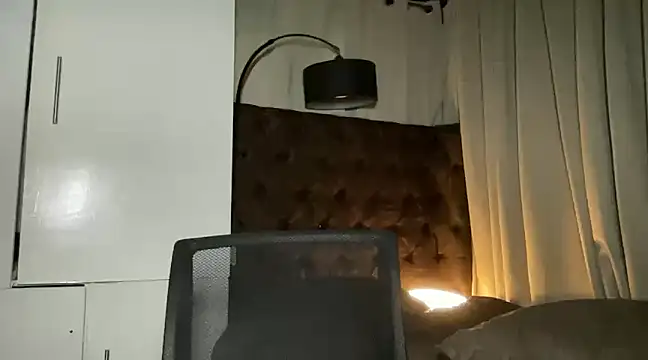 Lilly cruz online show from 12/11/24, 08:28