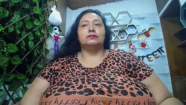 Snapshot of TistMature chatting on 10/29/25, 01:32 TistMature online show from 10/29/25, 01:32