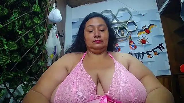 Snapshot of TistMature chatting on 10/24/25, 01:21 TistMature online show from 10/24/25, 01:21