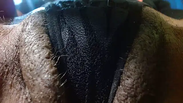 bethanywilson 23 online show from 10/28/25, 12:48