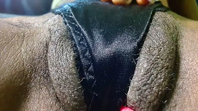 bethanywilson 23 online show from 10/03/25, 11:34