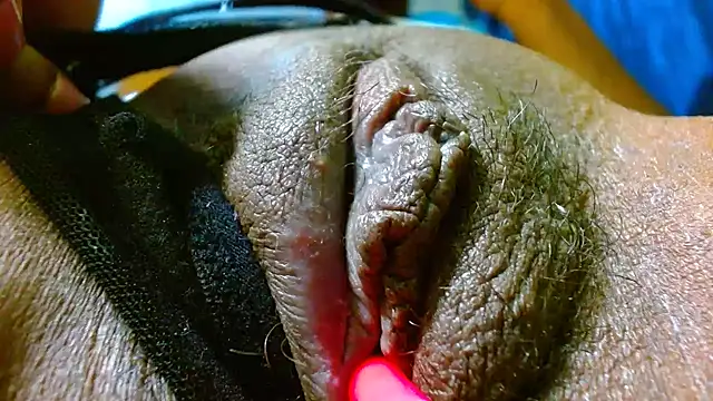 bethanywilson 23 online show from 12/20/25, 12:52