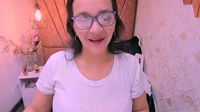 Snapshot of MarilynMiilf_ chatting on 09/11/25, 08:31 MarilynMiilf online show from 09/11/25, 08:31