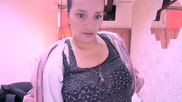 Snapshot of MarilynMiilf_ chatting on 09/16/25, 07:48 MarilynMiilf online show from 09/16/25, 07:48