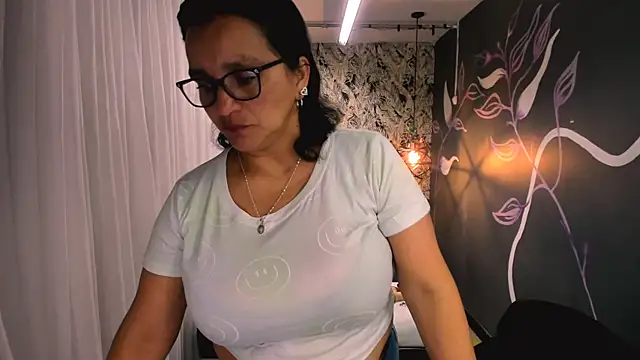 Snapshot of MarilynMiilf_ chatting on 03/13/25, 01:32 MarilynMiilf online show from 03/13/25, 01:32