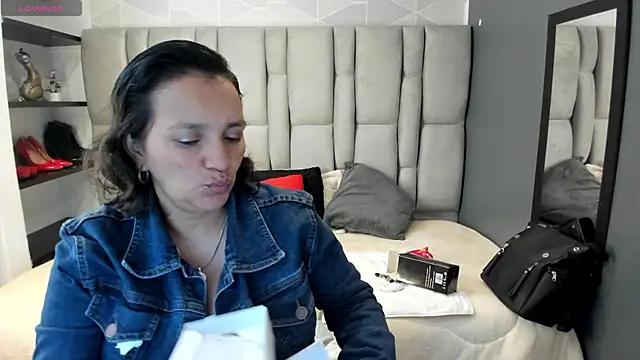 MarilynMiilf  online show from 05/14/26, 07:44