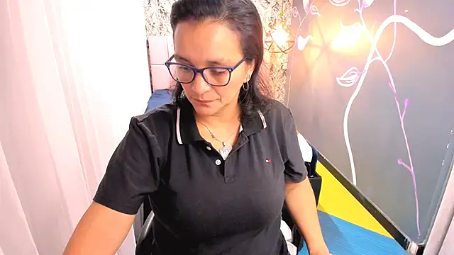 Snapshot of MarilynMiilf_ chatting on 03/11/25, 01:37 MarilynMiilf online show from 03/11/25, 01:37