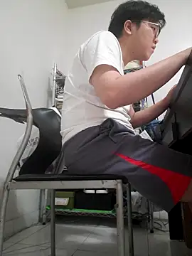 ksshp9502 online show from 12/03/25, 04:28