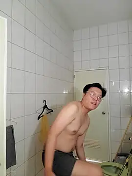 ksshp9502 online show from 10/16/25, 04:54