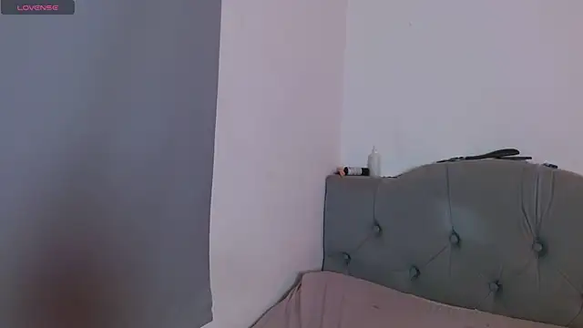 Red-moon1 online show from 10/22/25, 04:34