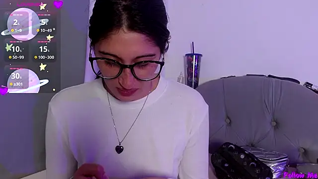 Red-moon1 online show from 10/17/25, 04:27