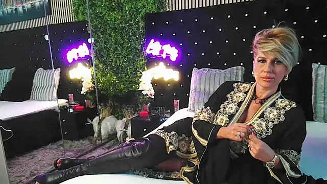 InannaStar online show from 10/15/25, 09:28