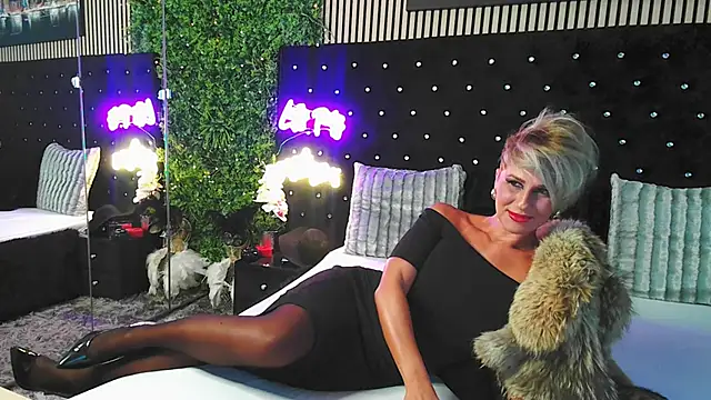 InannaStar online show from 10/07/25, 09:54