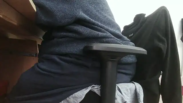 Snapshot of chubbysmallcock@xh chatting on 03/22/25, 04:58 chubbysmallcockxh online show from 03/22/25, 04:58