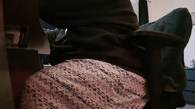 Snapshot of chubbysmallcock@xh chatting on 02/15/26, 04:28 chubbysmallcockxh online show from 02/15/26, 04:28