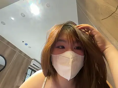 Snapshot of Onee-Chew chatting on 07/18/26, 12:03 Onee-Chew online show from 07/18/26, 12:03