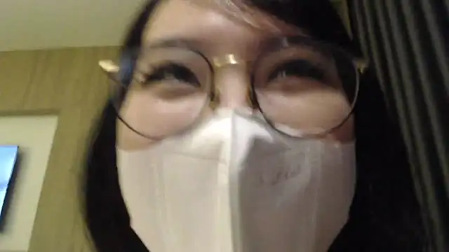 Onee-Chew online show from 10/11/25, 03:07