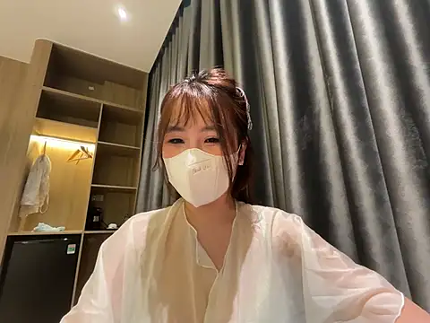 Snapshot of Onee-Chew chatting on 06/07/26, 04:12 Onee-Chew online show from 06/07/26, 04:12