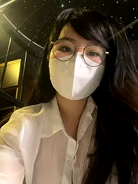 Snapshot of Onee-Chew chatting on 11/28/25, 08:58 Onee-Chew online show from 11/28/25, 08:58