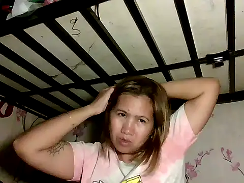 Snapshot of sweet_smile4u chatting on 11/13/25, 04:00 sweet smile4u online show from 11/13/25, 04:00