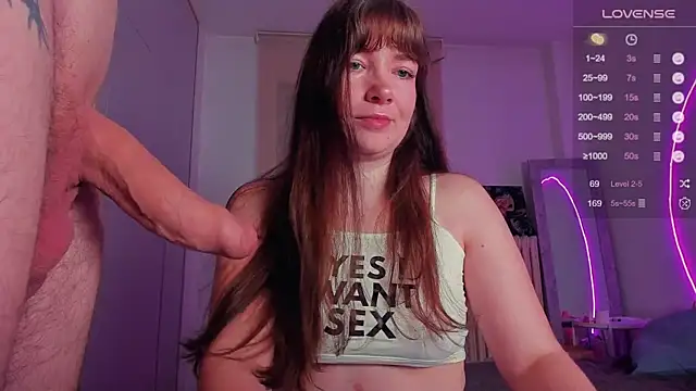 Snapshot of alicekaneky chatting on 10/25/25, 12:10 alicekaneky online show from 10/25/25, 12:10