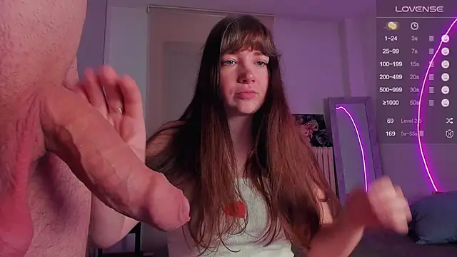 Snapshot of alicekaneky chatting on 10/26/25, 04:57 alicekaneky online show from 10/26/25, 04:57