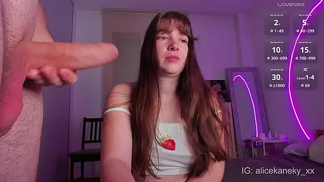 Snapshot of alicekaneky chatting on 11/21/25, 12:42 alicekaneky online show from 11/21/25, 12:42