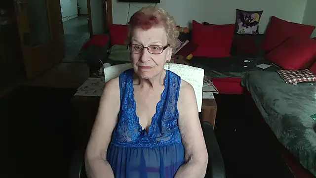 HeisseomaOriginal online show from 04/28/26, 07:13