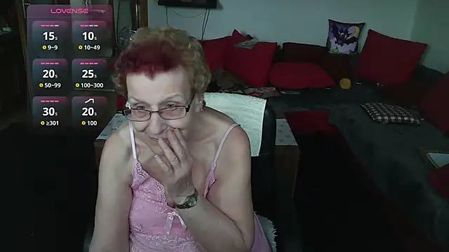 HeisseomaOriginal online show from 12/19/25, 11:56