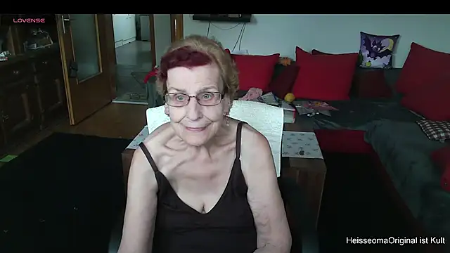 Snapshot of HeisseomaOriginal chatting on 06/17/26, 12:04 HeisseomaOriginal online show from 06/17/26, 12:04