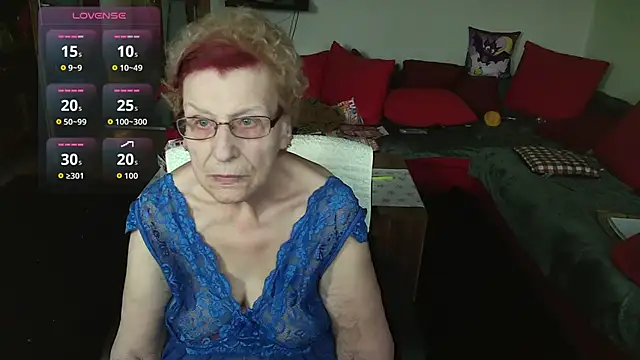 HeisseomaOriginal online show from 12/21/25, 08:16