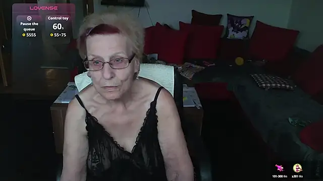 Snapshot of HeisseomaOriginal chatting on 10/15/25, 07:27 HeisseomaOriginal online show from 10/15/25, 07:27