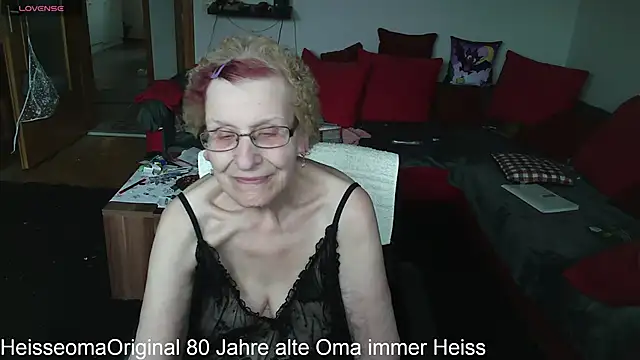 Snapshot of HeisseomaOriginal chatting on 03/12/25, 08:19 HeisseomaOriginal online show from 03/12/25, 08:19