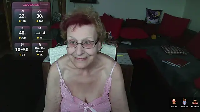 HeisseomaOriginal online show from 12/22/25, 12:16