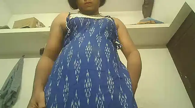 Snapshot of Akhilamolu_the_transsissy chatting on 12/27/24, 05:48 Akhilamolu the transsissy online show from 12/27/24, 05:48