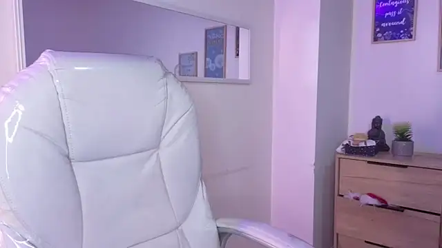 bluee hazell online show from 01/15/26, 11:57