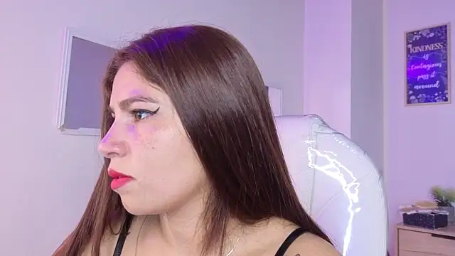 bluee hazell online show from 02/14/26, 10:15