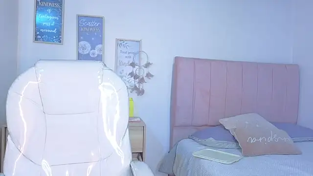 bluee hazell online show from 11/21/25, 11:20