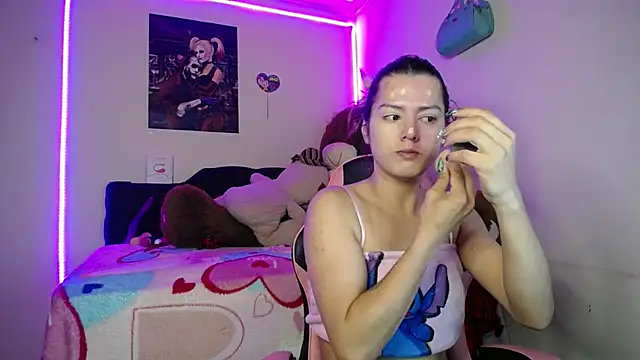 Snapshot of yuliana_19 chatting on 12/16/25, 09:57 yuliana 19 online show from 12/16/25, 09:57