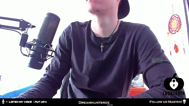 Snapshot of Headhunterdz chatting on 10/29/25, 08:08 Headhunterdz online show from 10/29/25, 08:08