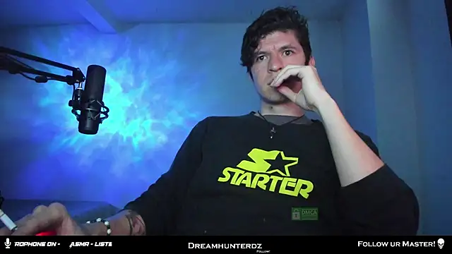 Snapshot of Headhunterdz chatting on 12/13/25, 10:27 Headhunterdz online show from 12/13/25, 10:27