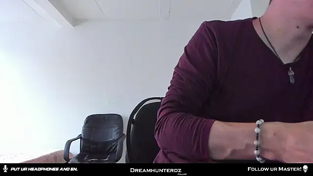 Snapshot of Headhunterdz chatting on 11/02/25, 09:42 Headhunterdz online show from 11/02/25, 09:42