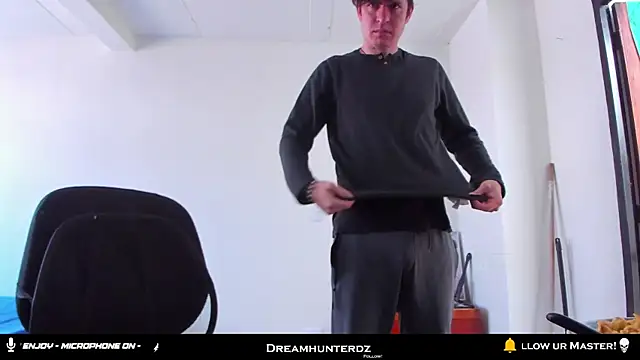 Snapshot of Headhunterdz chatting on 12/15/25, 01:50 Headhunterdz online show from 12/15/25, 01:50