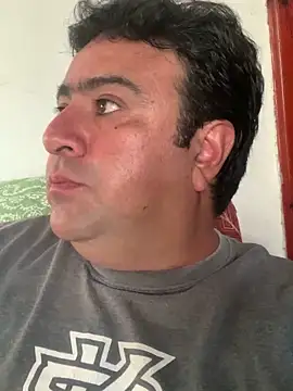 Snapshot of EmilianoGt chatting on 10/26/25, 10:43 EmilianoGt online show from 10/26/25, 10:43